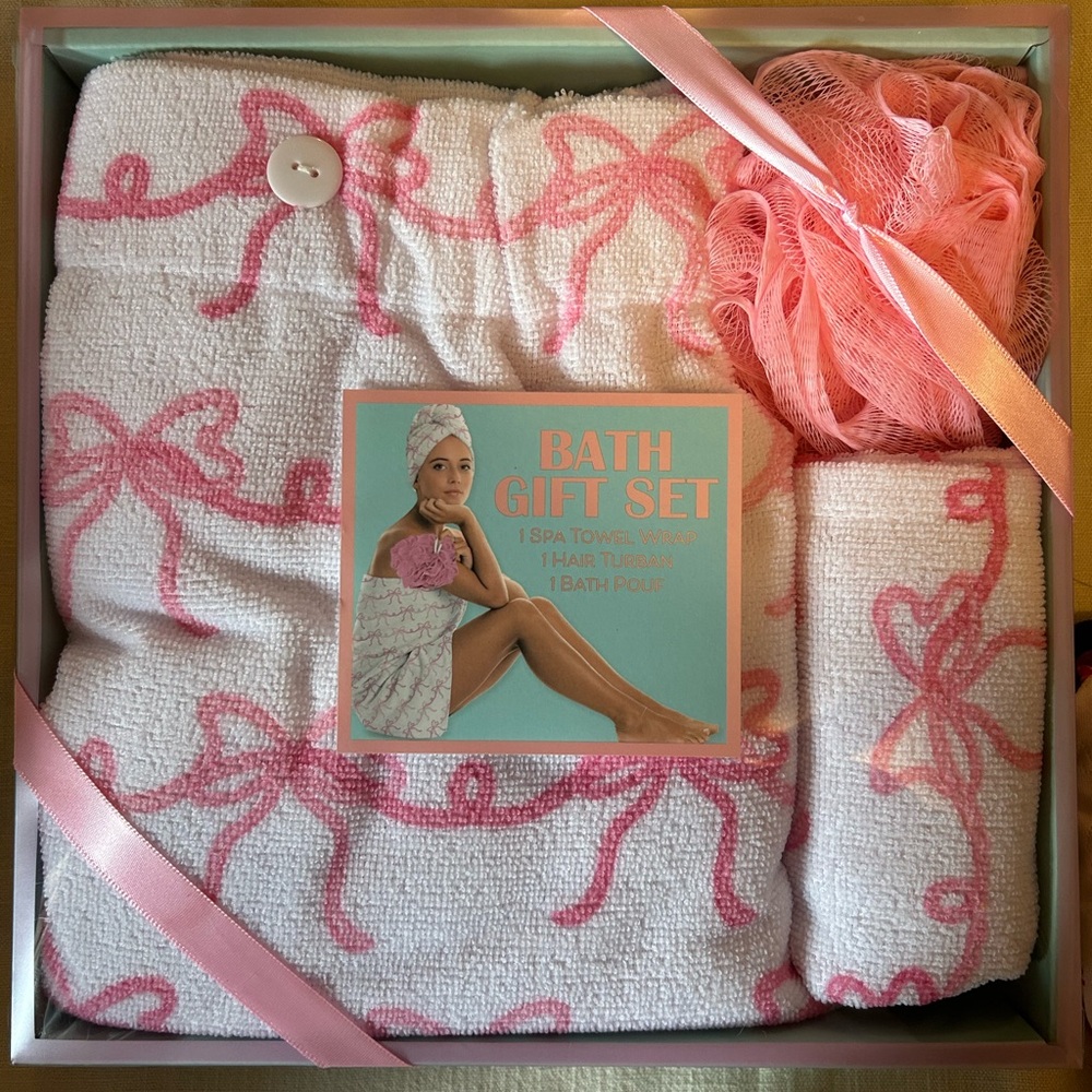 Pink and White Bath Gift Set